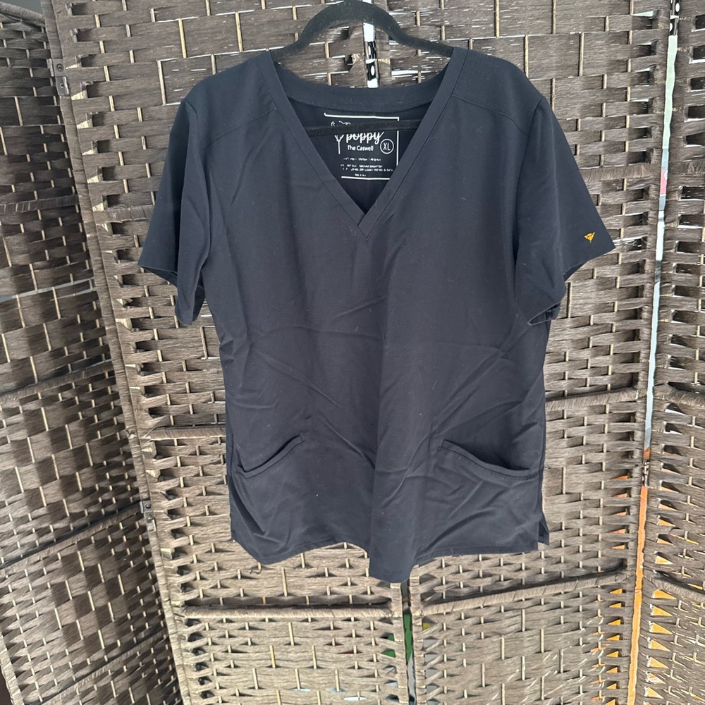 EUC Sz XL- Black- Poppy -The Caswell scrub top